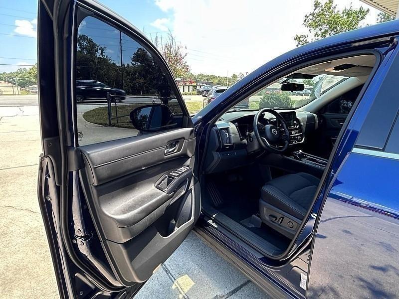 Nissan Pathfinder SV 2WD 2022