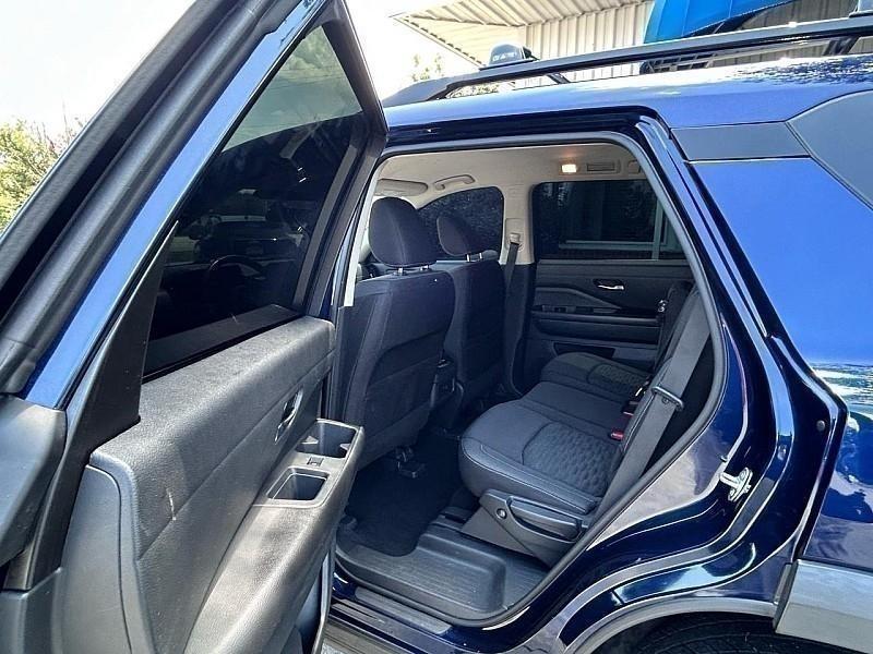 Nissan Pathfinder SV 2WD 2022
