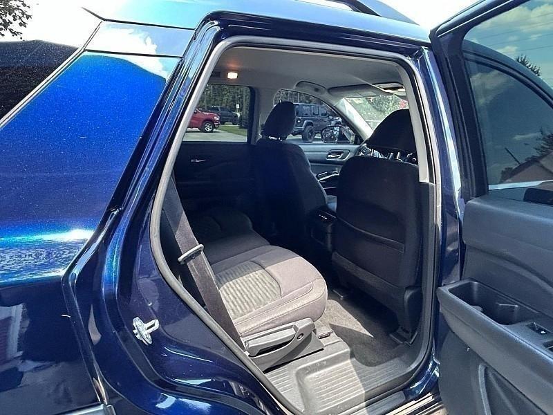 Nissan Pathfinder SV 2WD 2022
