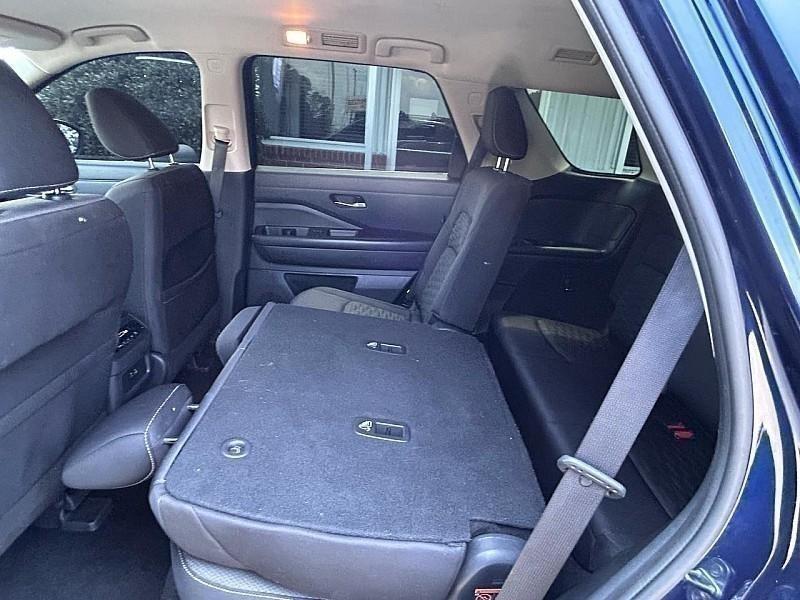 Nissan Pathfinder SV 2WD 2022