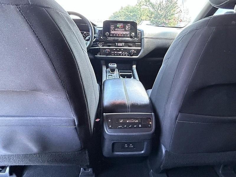 Nissan Pathfinder SV 2WD 2022