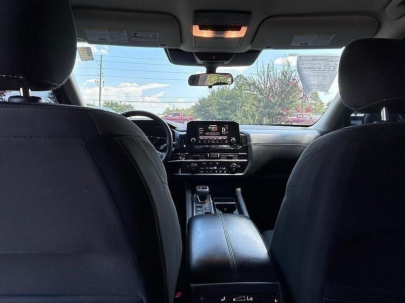 Nissan Pathfinder SV 2WD 2022
