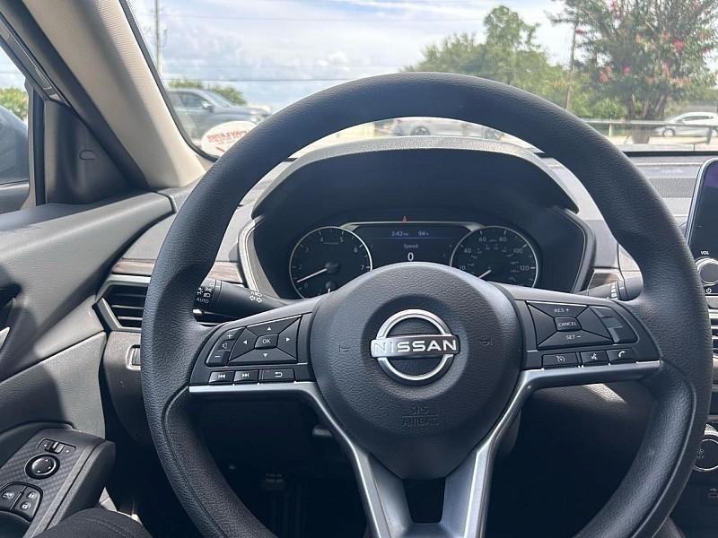 Nissan Altima SV FWD 2025