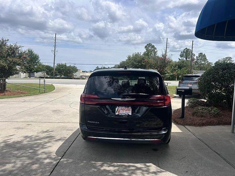 Chrysler Pacifica Touring L FWD 2023