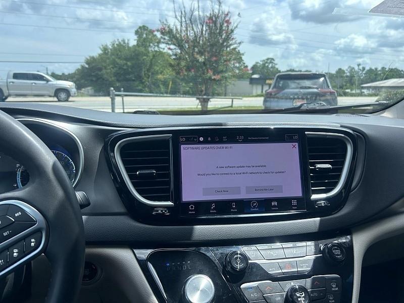 Chrysler Pacifica Touring L FWD 2023