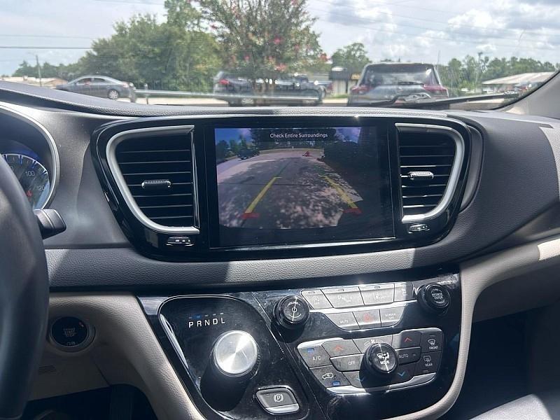 Chrysler Pacifica Touring L FWD 2023