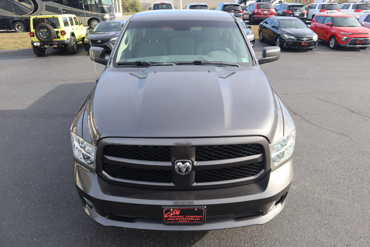 RAM 1500 Express 4x4 Quad Cab 6'4" Box 2018 RAM 1500 Express 4x4 Quad Cab 6'4" Box 2018