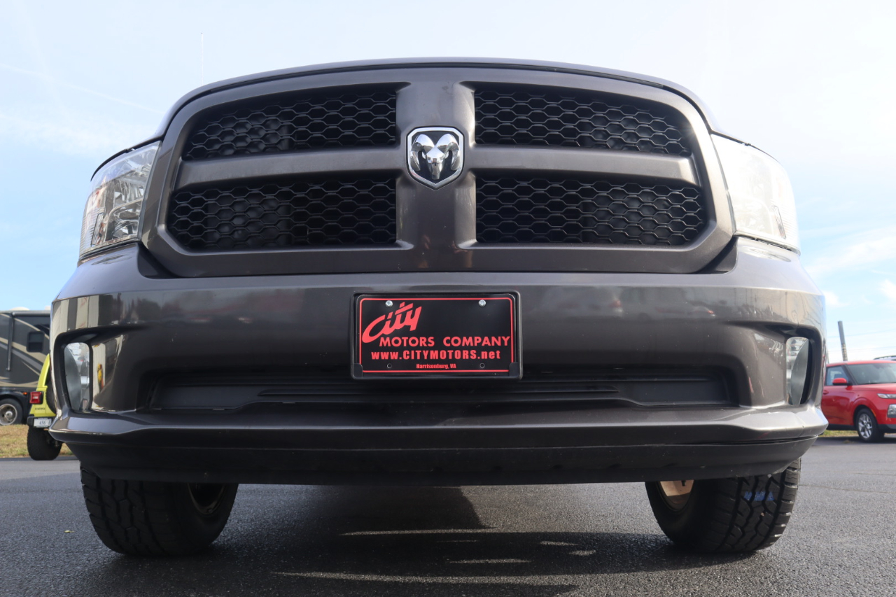 RAM 1500 Express 4x4 Quad Cab 6'4" Box 2018 RAM 1500 Express 4x4 Quad Cab 6'4" Box 2018