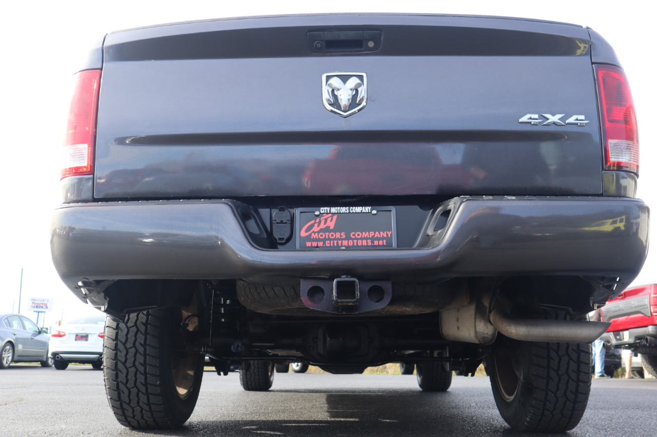RAM 1500 Express 4x4 Quad Cab 6'4" Box 2018 RAM 1500 Express 4x4 Quad Cab 6'4" Box 2018