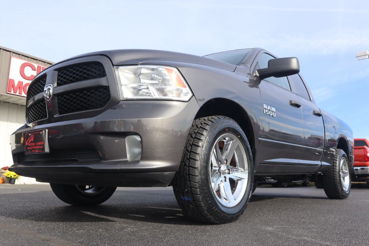 RAM 1500 Express 4x4 Quad Cab 6'4" Box 2018 RAM 1500 Express 4x4 Quad Cab 6'4" Box 2018