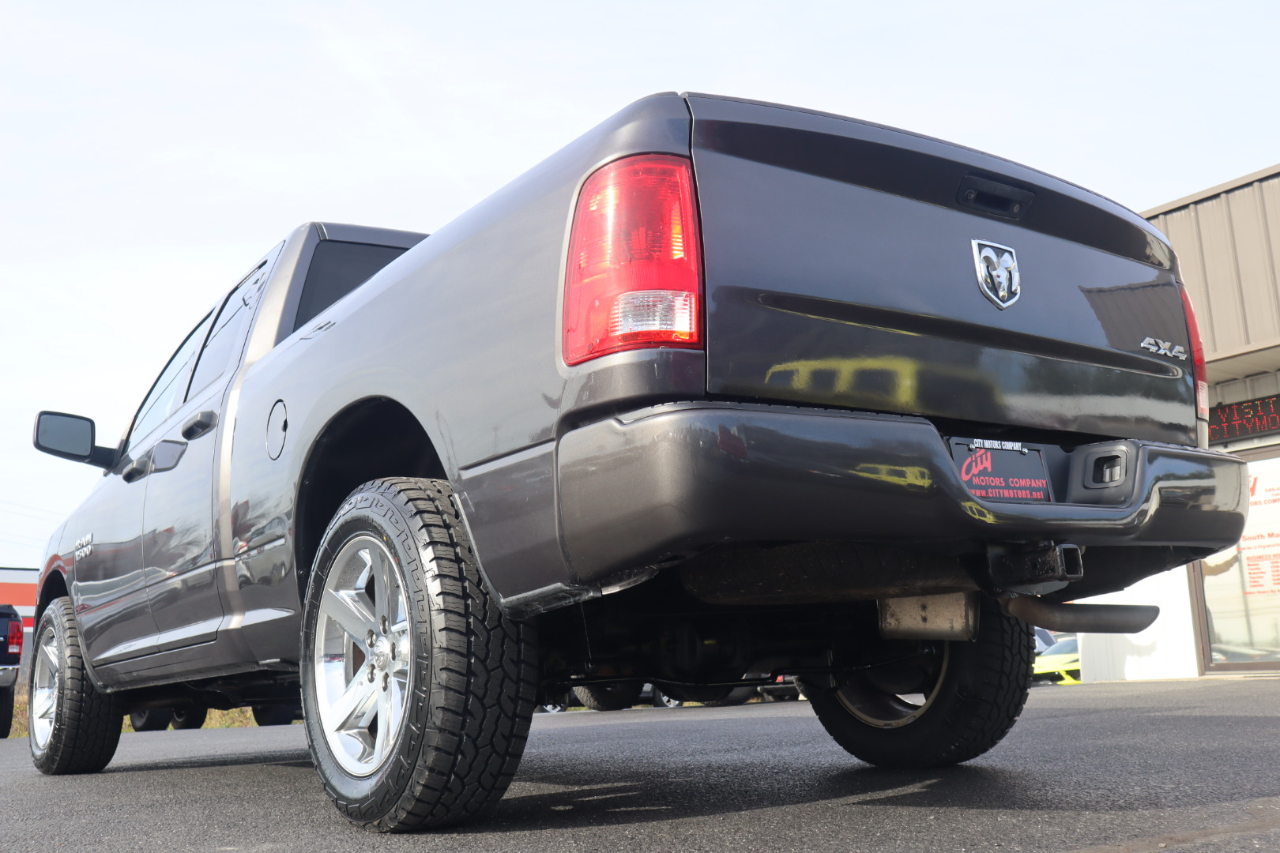 RAM 1500 Express 4x4 Quad Cab 6'4" Box 2018 RAM 1500 Express 4x4 Quad Cab 6'4" Box 2018