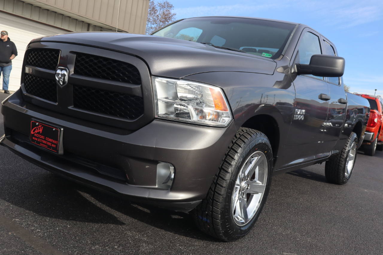 RAM 1500 Express 4x4 Quad Cab 6'4" Box 2018 RAM 1500 Express 4x4 Quad Cab 6'4" Box 2018
