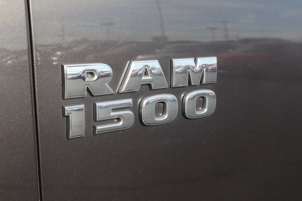 RAM 1500 Express 4x4 Quad Cab 6'4" Box 2018 RAM 1500 Express 4x4 Quad Cab 6'4" Box 2018