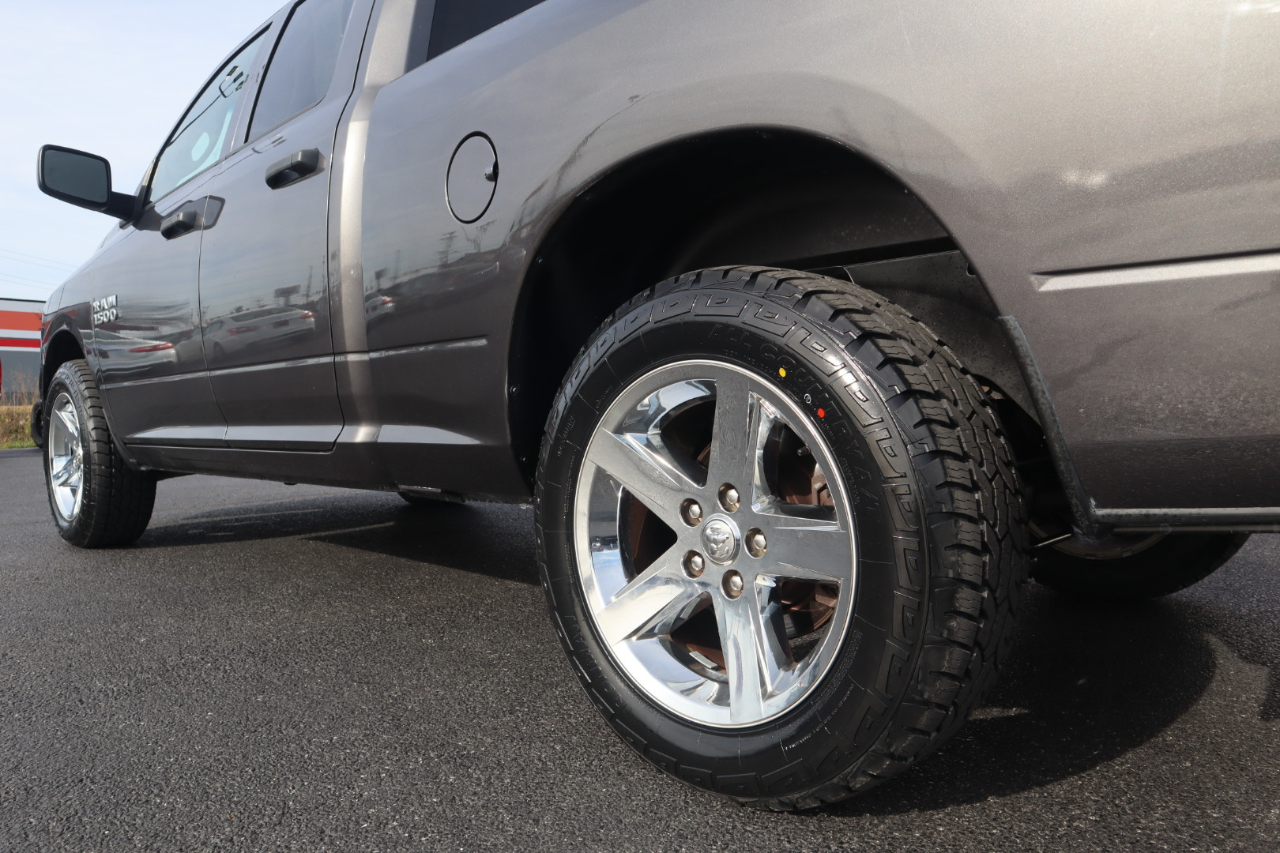 RAM 1500 Express 4x4 Quad Cab 6'4" Box 2018 RAM 1500 Express 4x4 Quad Cab 6'4" Box 2018
