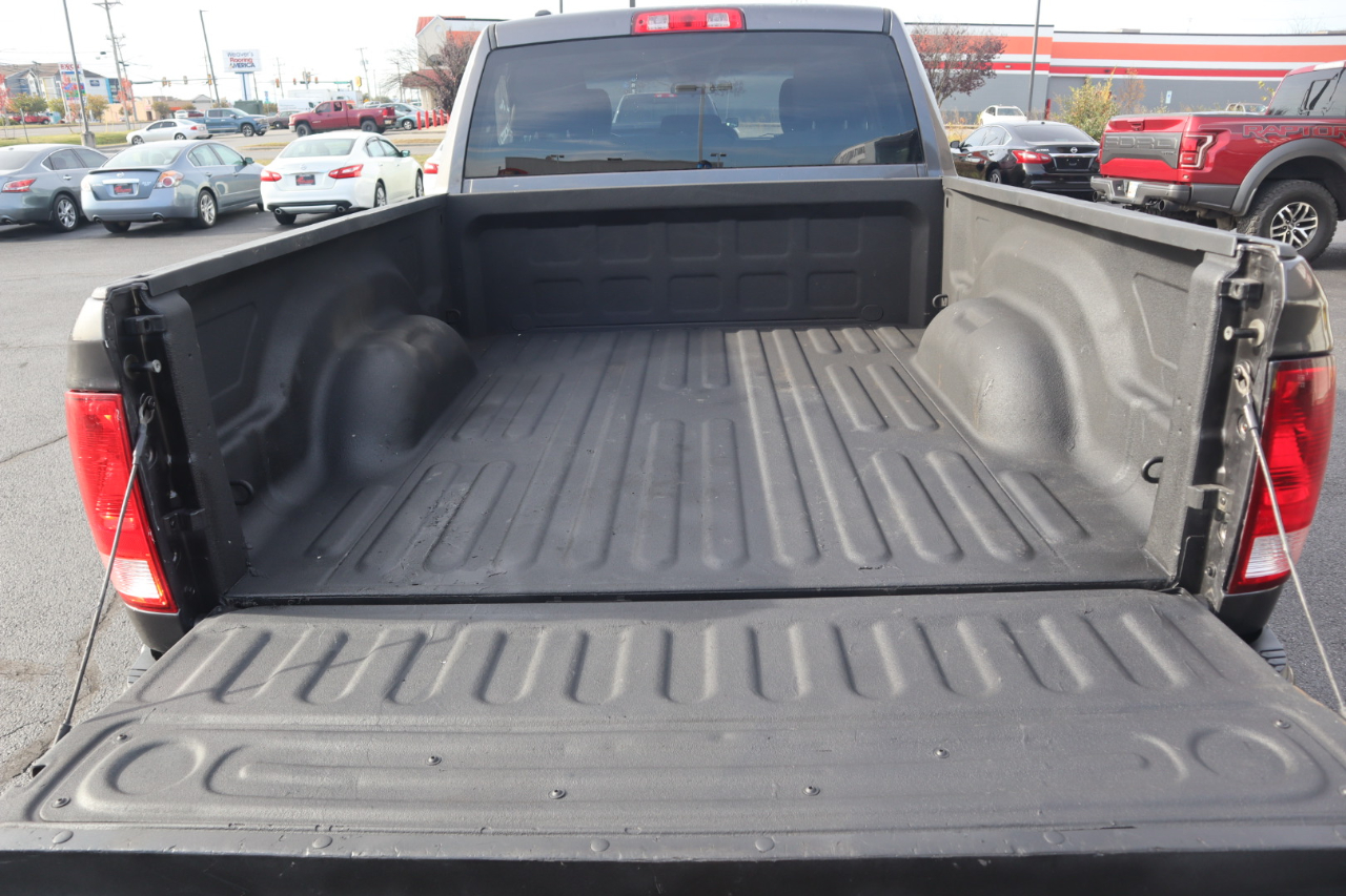 RAM 1500 Express 4x4 Quad Cab 6'4" Box 2018 RAM 1500 Express 4x4 Quad Cab 6'4" Box 2018