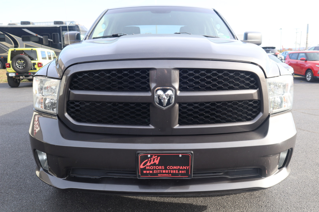 RAM 1500 Express 4x4 Quad Cab 6'4" Box 2018 RAM 1500 Express 4x4 Quad Cab 6'4" Box 2018