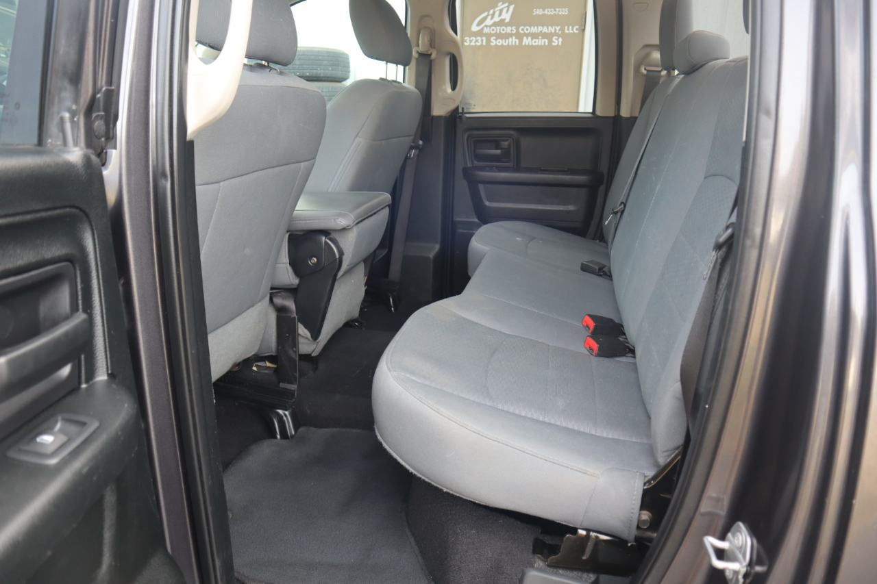 RAM 1500 Express 4x4 Quad Cab 6'4" Box 2018 RAM 1500 Express 4x4 Quad Cab 6'4" Box 2018