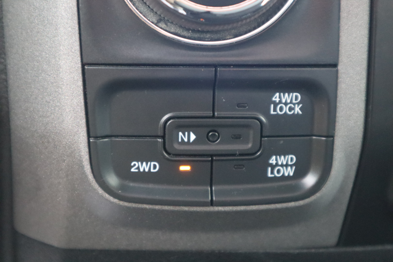 RAM 1500 Express 4x4 Quad Cab 6'4" Box 2018 RAM 1500 Express 4x4 Quad Cab 6'4" Box 2018