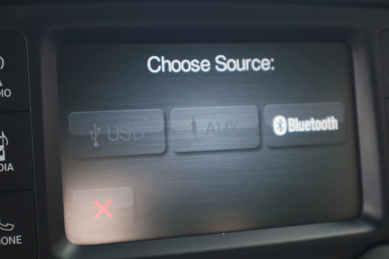 RAM 1500 Express 4x4 Quad Cab 6'4" Box 2018 RAM 1500 Express 4x4 Quad Cab 6'4" Box 2018