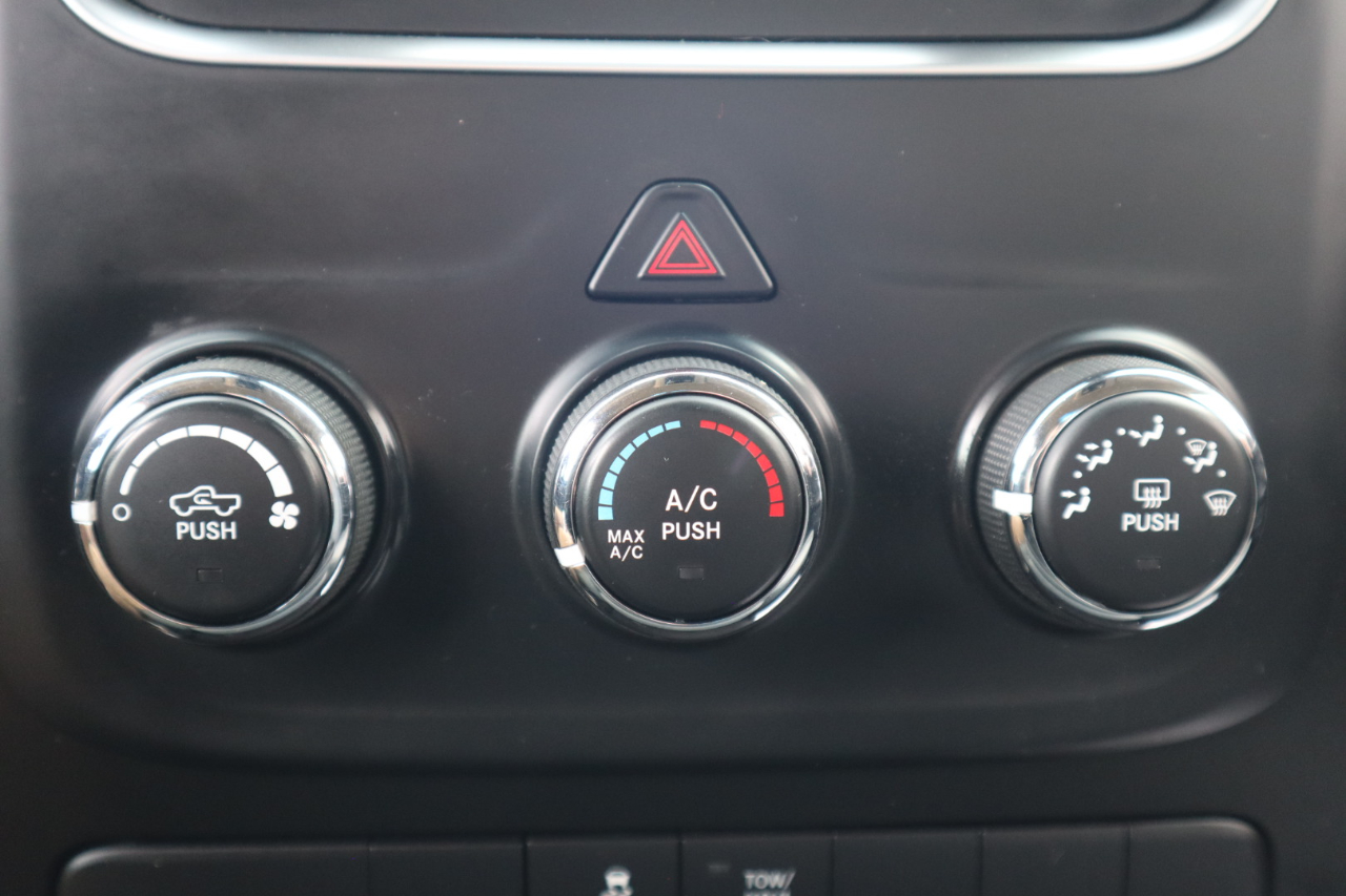 RAM 1500 Express 4x4 Quad Cab 6'4" Box 2018 RAM 1500 Express 4x4 Quad Cab 6'4" Box 2018
