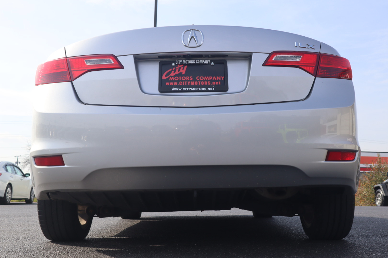 Acura ILX 4dr Sdn 2.0L Premium Pkg 2013