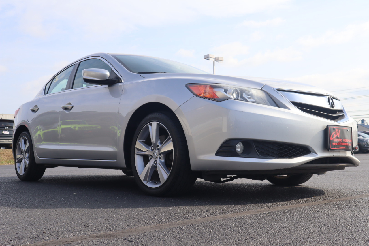 Acura ILX 4dr Sdn 2.0L Premium Pkg 2013