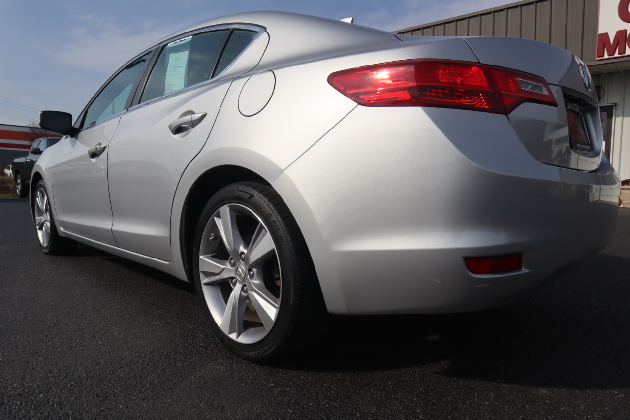 Acura ILX 4dr Sdn 2.0L Premium Pkg 2013
