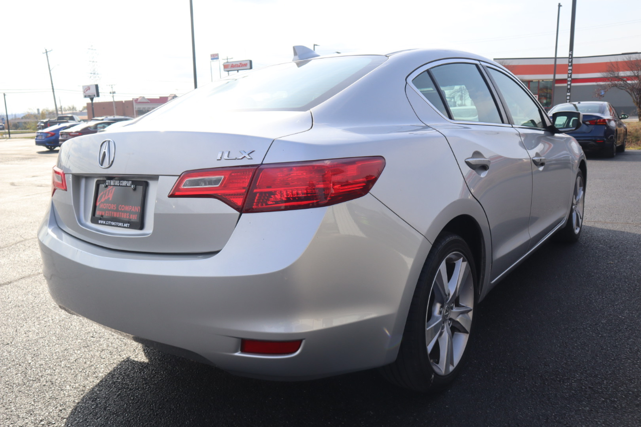 Acura ILX 4dr Sdn 2.0L Premium Pkg 2013