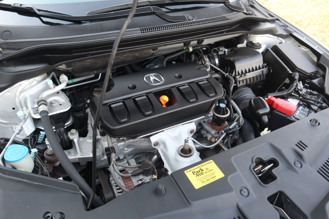 Acura ILX 4dr Sdn 2.0L Premium Pkg 2013