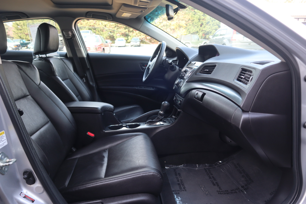 Acura ILX 4dr Sdn 2.0L Premium Pkg 2013