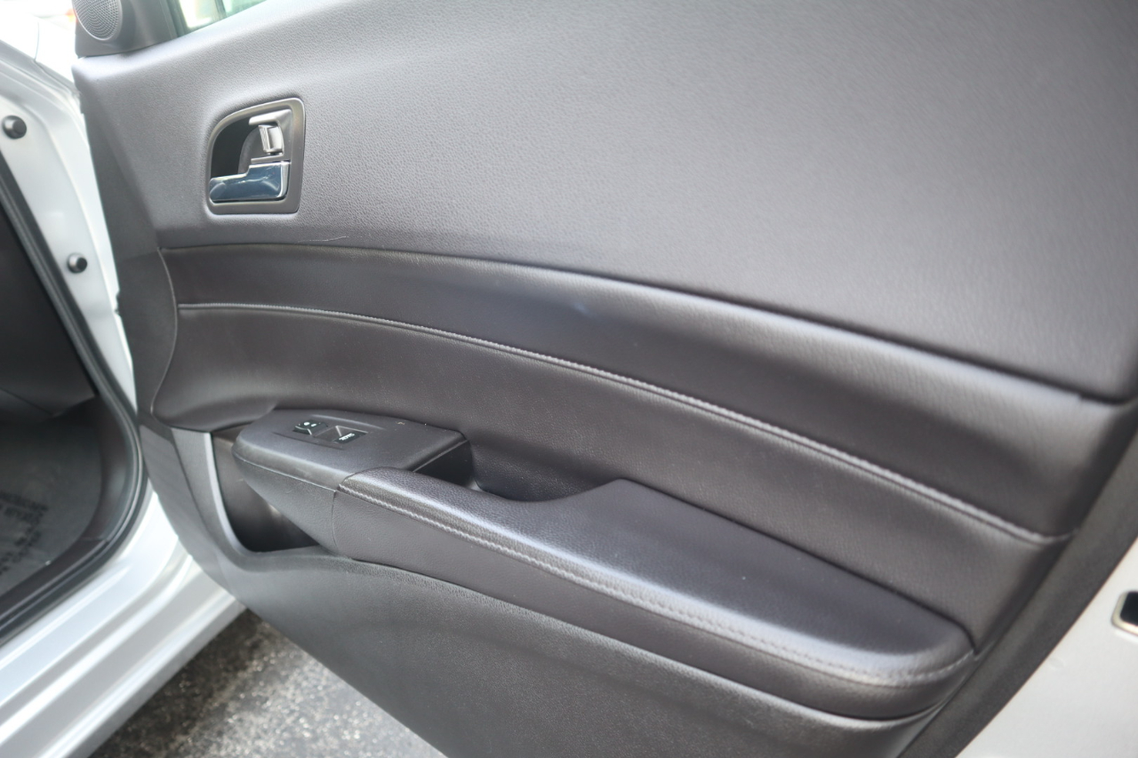 Acura ILX 4dr Sdn 2.0L Premium Pkg 2013