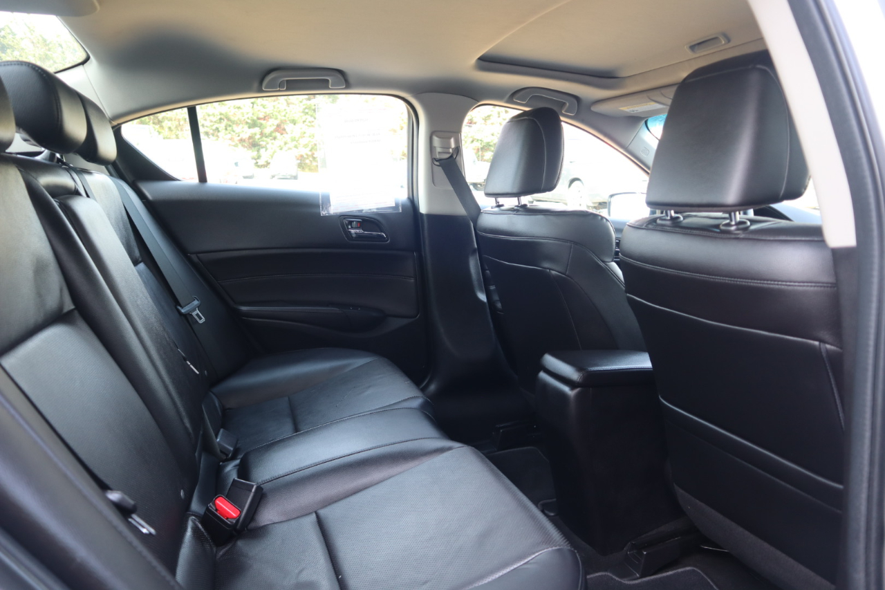 Acura ILX 4dr Sdn 2.0L Premium Pkg 2013