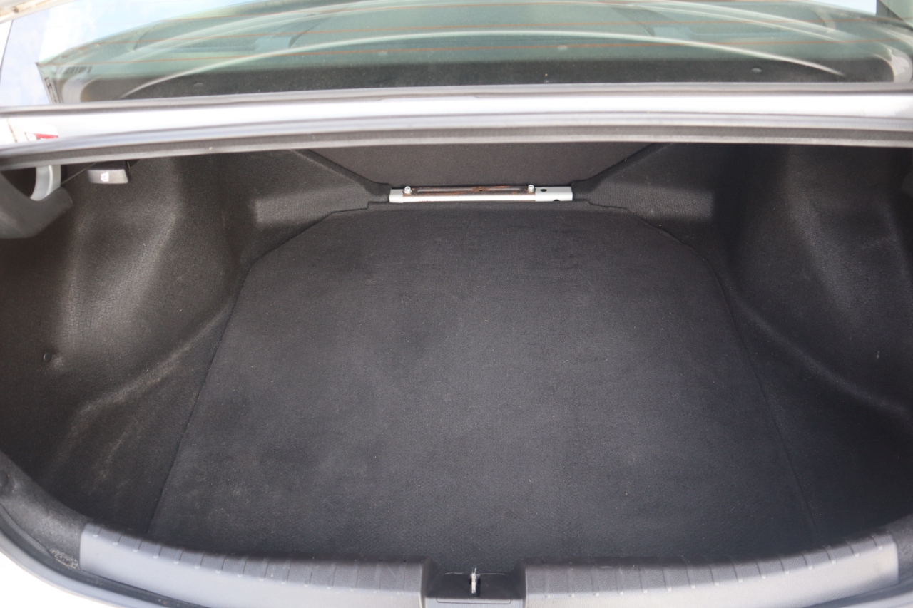 Acura ILX 4dr Sdn 2.0L Premium Pkg 2013