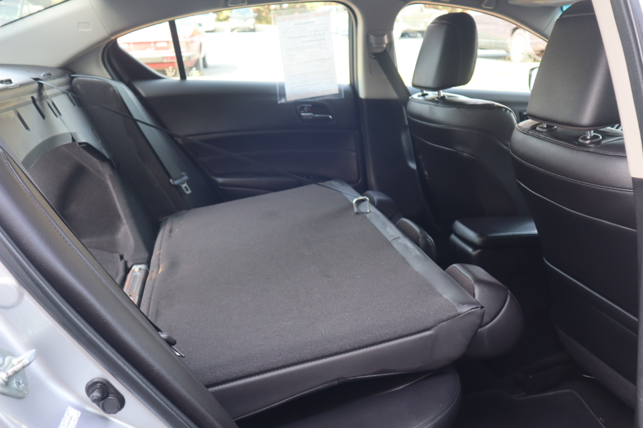 Acura ILX 4dr Sdn 2.0L Premium Pkg 2013