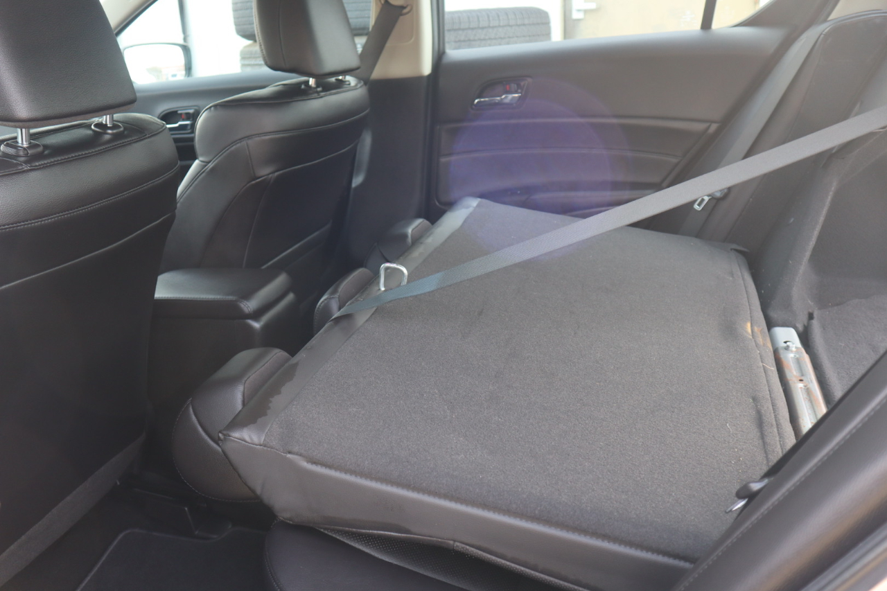 Acura ILX 4dr Sdn 2.0L Premium Pkg 2013