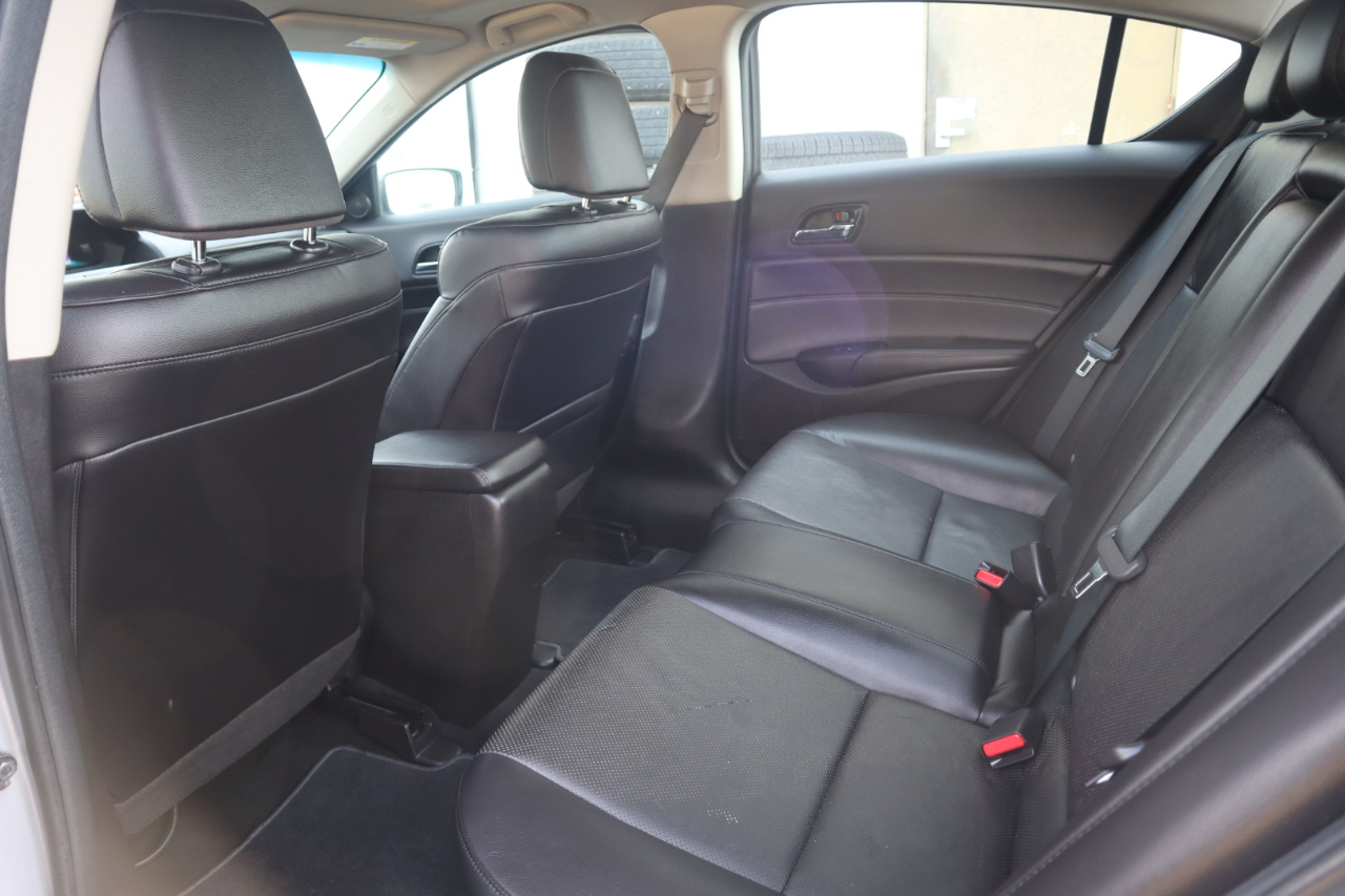 Acura ILX 4dr Sdn 2.0L Premium Pkg 2013