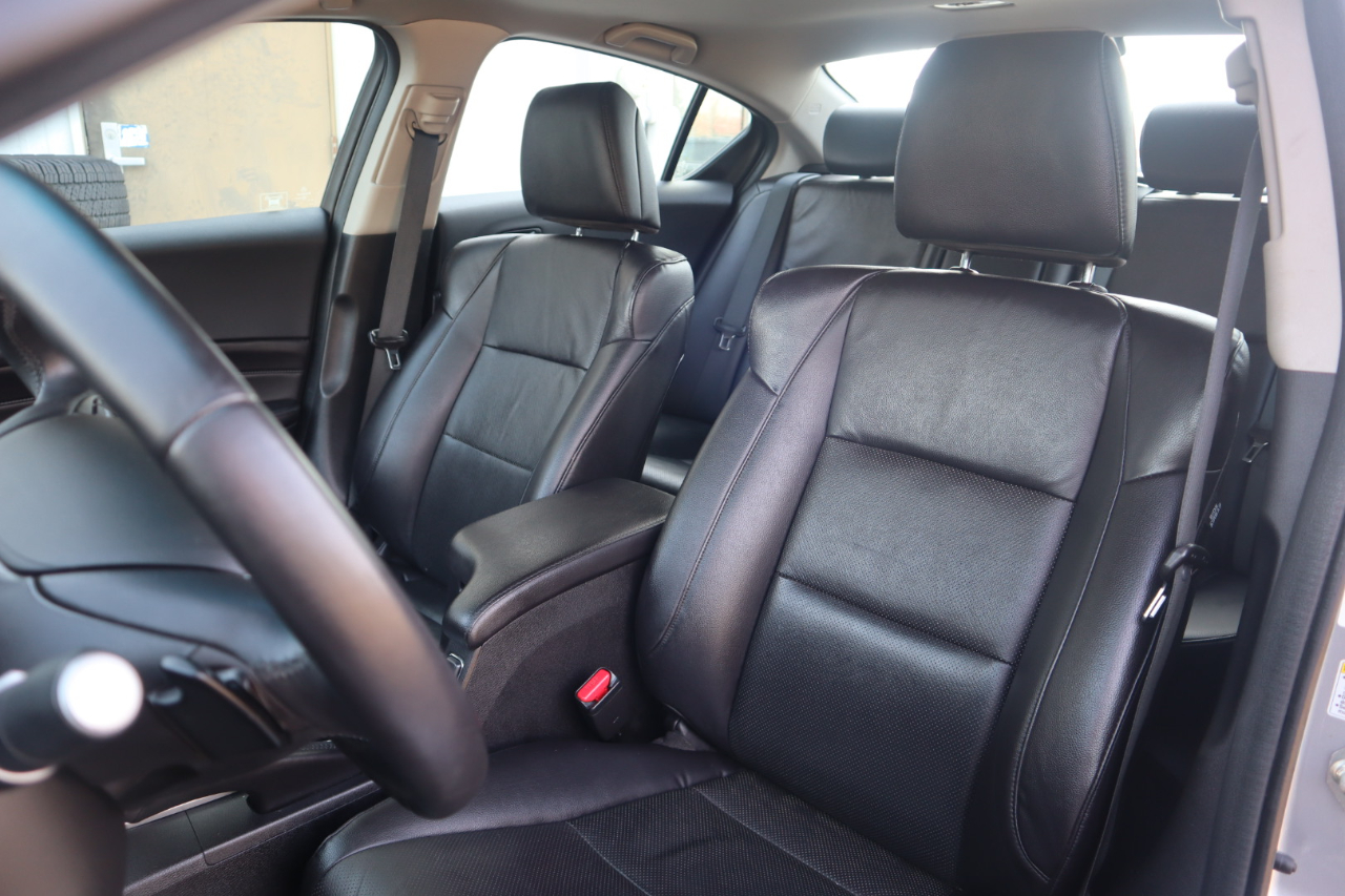 Acura ILX 4dr Sdn 2.0L Premium Pkg 2013