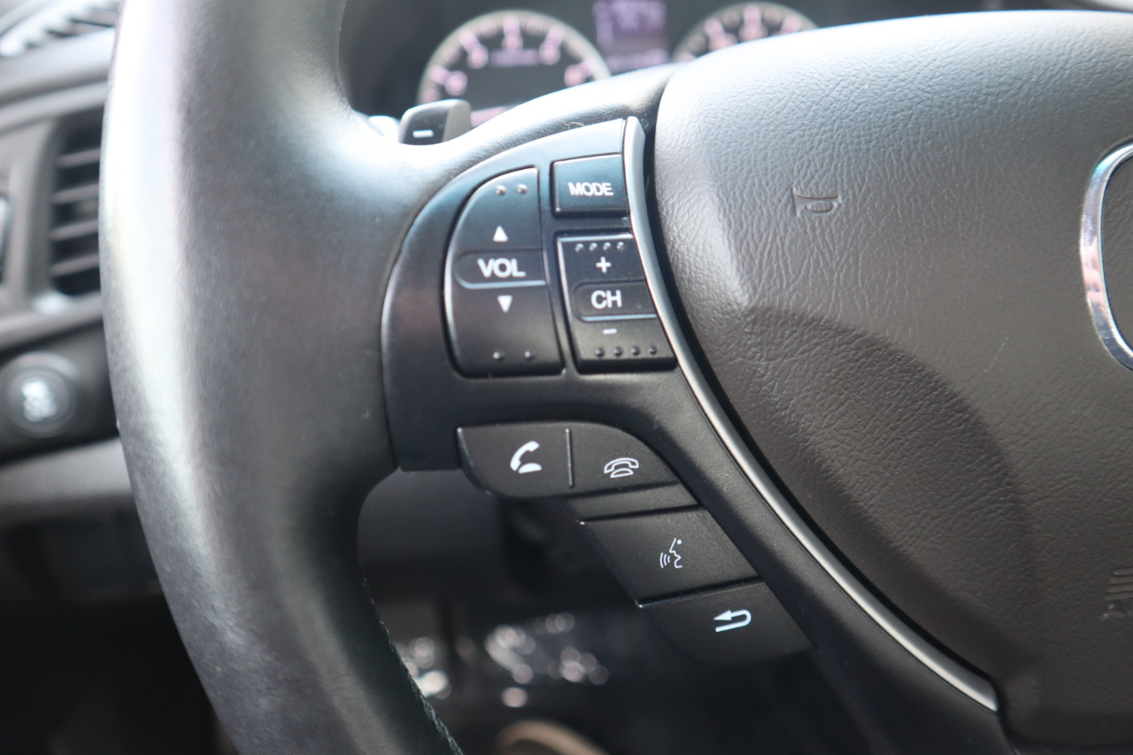 Acura ILX 4dr Sdn 2.0L Premium Pkg 2013