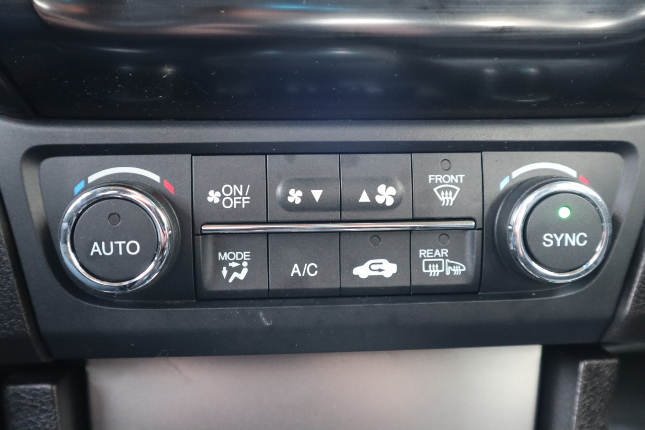 Acura ILX 4dr Sdn 2.0L Premium Pkg 2013