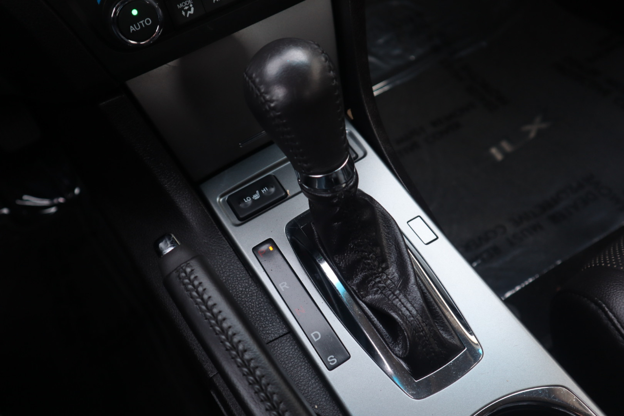 Acura ILX 4dr Sdn 2.0L Premium Pkg 2013