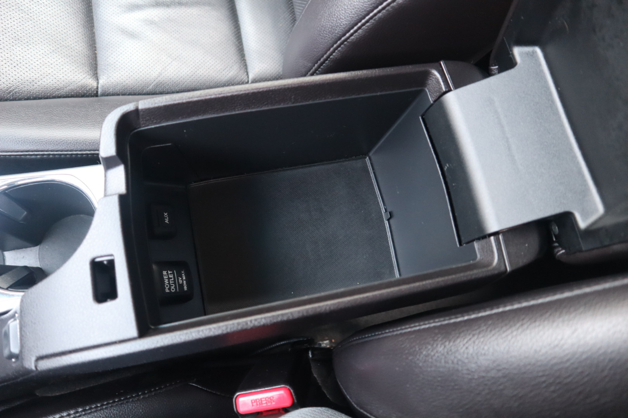 Acura ILX 4dr Sdn 2.0L Premium Pkg 2013