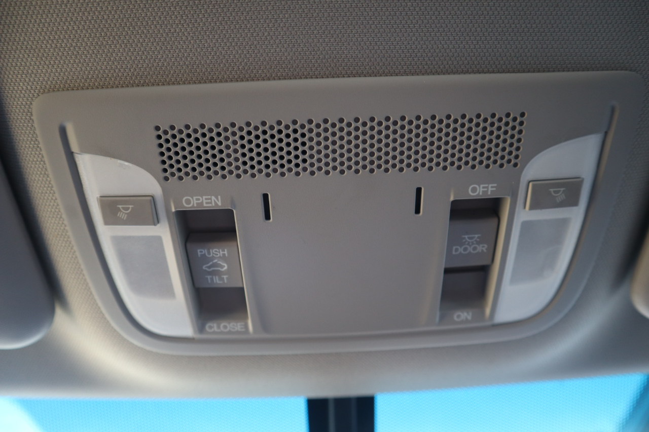 Acura ILX 4dr Sdn 2.0L Premium Pkg 2013