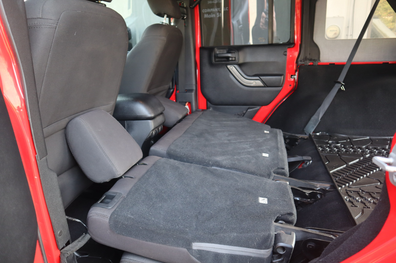 Jeep Wrangler Unlimited 4WD 4dr Sport 2016