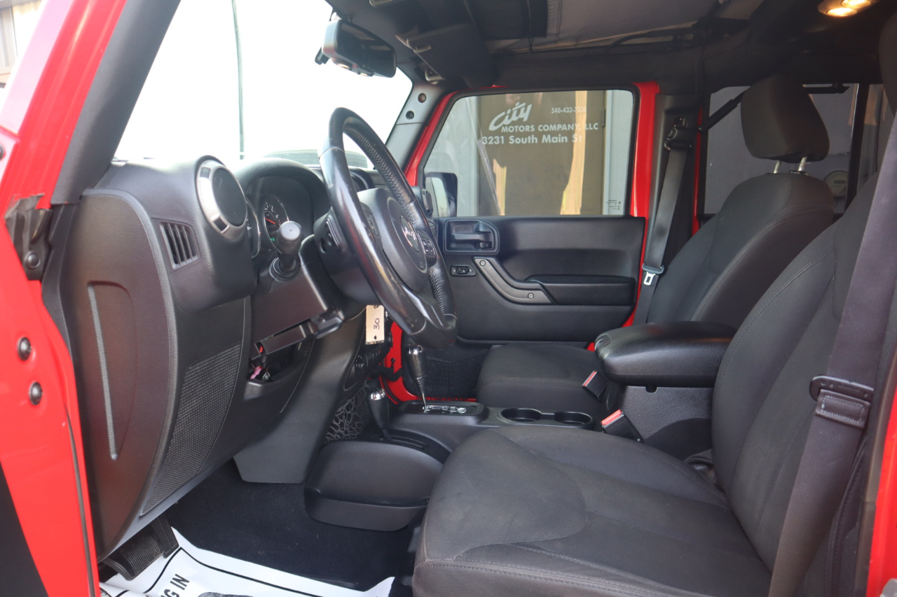 Jeep Wrangler Unlimited 4WD 4dr Sport 2016