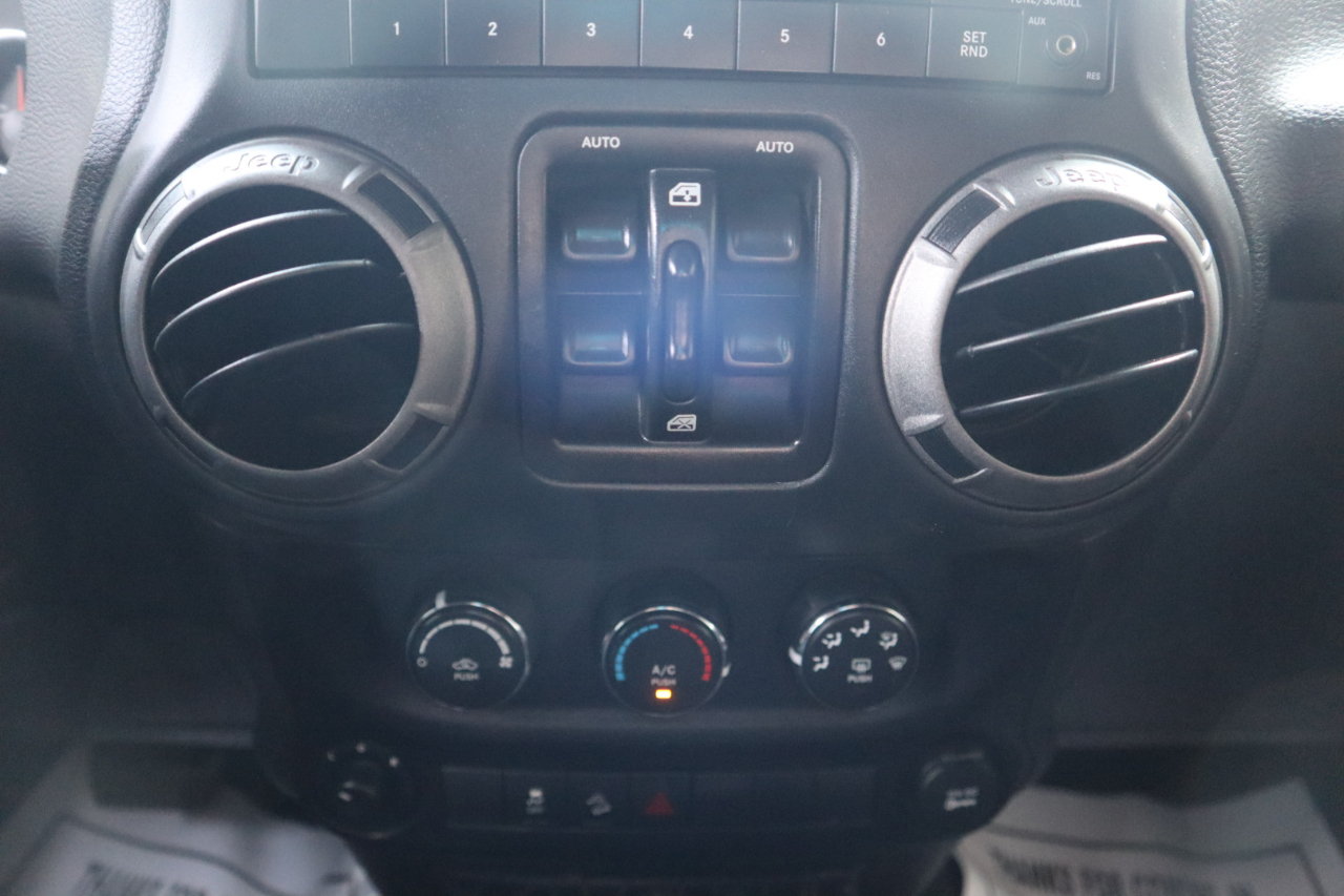 Jeep Wrangler Unlimited 4WD 4dr Sport 2016