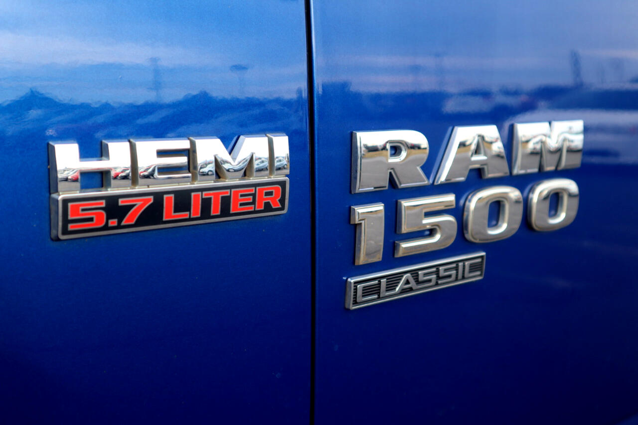 RAM 1500 Classic SLT 4x4 Crew Cab 6'4" Box 2019