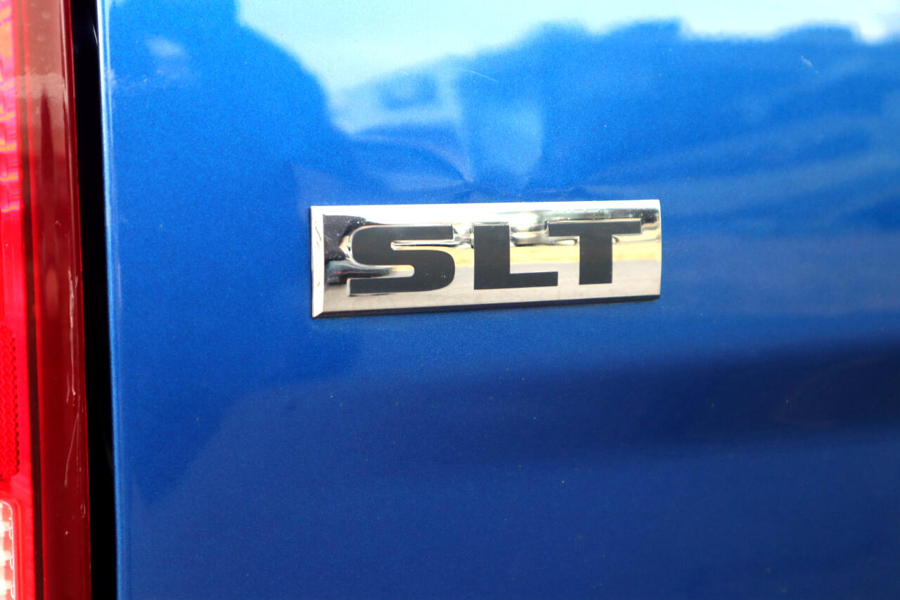 RAM 1500 Classic SLT 4x4 Crew Cab 6'4" Box 2019