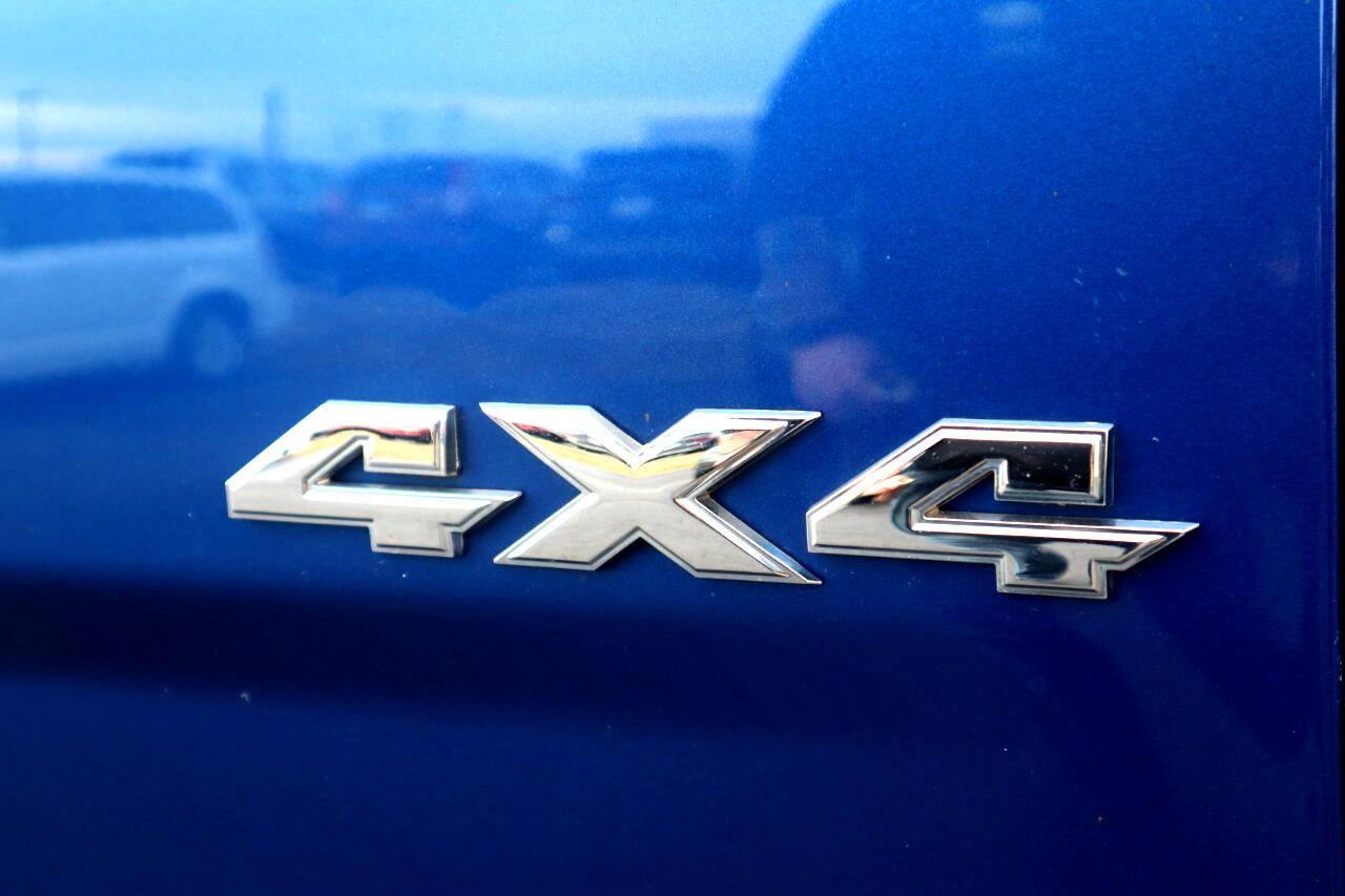 RAM 1500 Classic SLT 4x4 Crew Cab 6'4" Box 2019