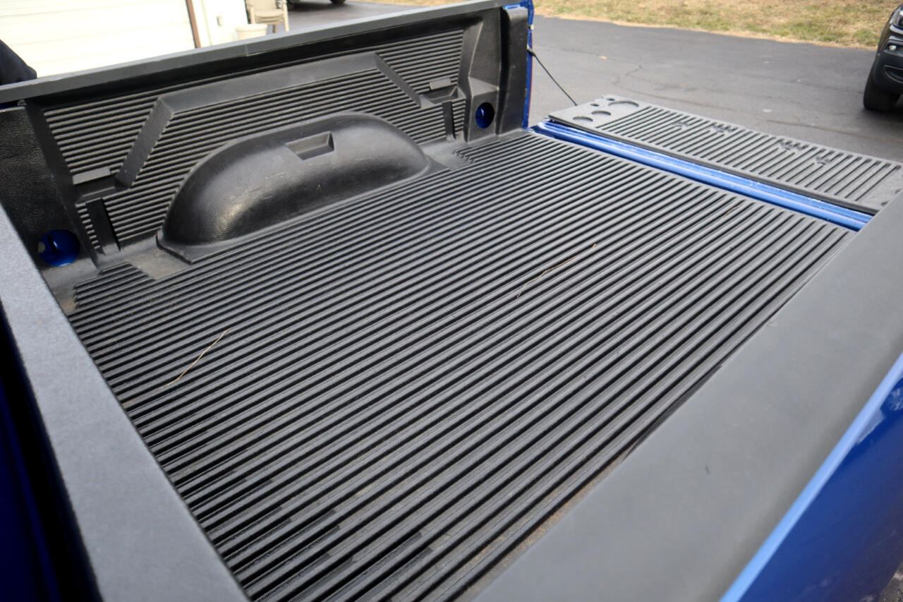 RAM 1500 Classic SLT 4x4 Crew Cab 6'4" Box 2019