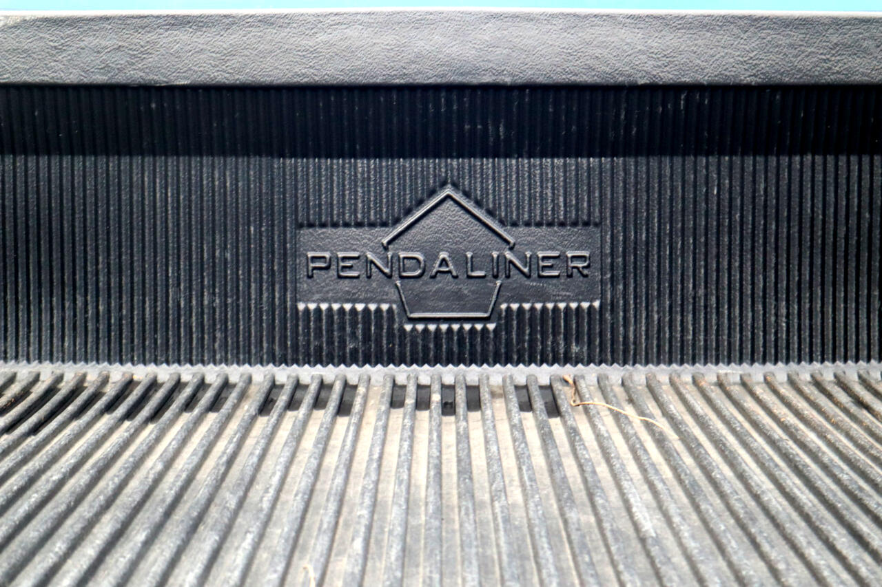 RAM 1500 Classic SLT 4x4 Crew Cab 6'4" Box 2019